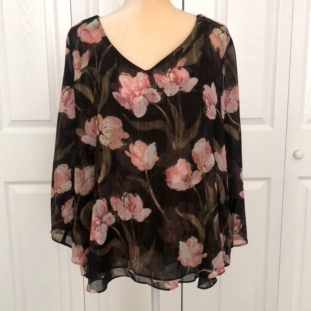 NWT Jennifer Lopez Beautiful Layered Top Size XL